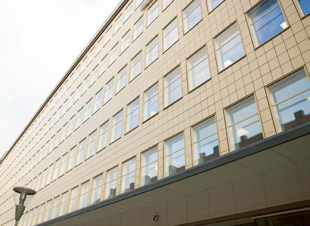 togs en specialtillverkad klinker fram för att komma så nära originalet som möjligt i kulör och storlek.