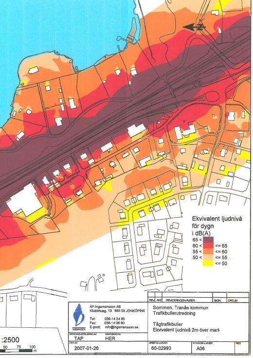 Framför befintlig byggnad ligger maximal ljudnivå mellan 75 och 80 db (A) och resterande planområde mellan 70 och 75, bakom befintligt bostadshus och bastu mellan 65 och 70 db (A).