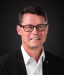 Känn en helt ny och annorlunda vänskap utvecklas som omspänner dåtid och nutid. Magnus Arnkvist, Division södra.