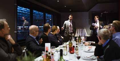 Det ingår en stor loge för upp till 20 personer, en trerätters meny samt sittplatser. Cirka 45 minuter före nedsläpp får ni besök av en tränare som ger er den senaste informationen inför matchen.