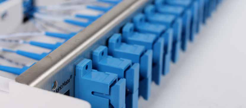 Skarvstycken Skarvstycken Skarvstycke, mellanstycke eller adapter, kärt barn har många namn men det betyder samma sak; en hållare för att man skall kunna koppla samman två eller fler fiberoptiska
