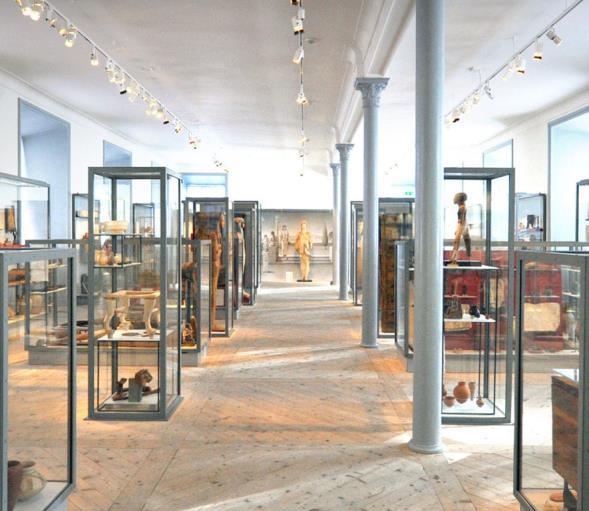 Museum Gustavianum Gustavianum stod klart 1625 och har brukats av universitetet sedan dess. Åren 1996-1997 genomgick byggnaden en omfattande restaurering och omvandlades till universitetsmuseum.