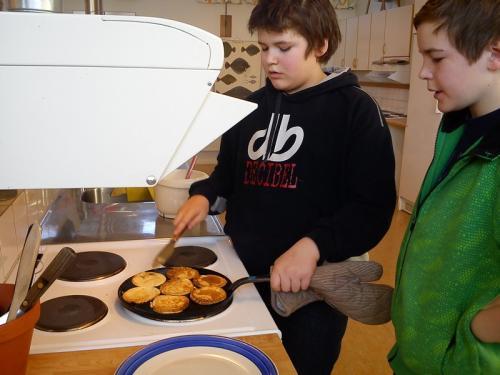 Hemkunskap i klass 5 Lunchbuffé hos de yngsta barnen Mål 4: Att barnen ska få