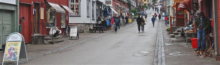 Nidarosdomen är så imponerande! Den ser något dyster ut utanpå. Men att gå in i den och se ljuset där framme var mäktigt. Bara Uppsala domkyrka är större i Norden.