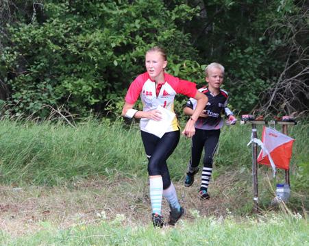 Klara Åkerman Sjöström D16, Martin Juhlin H45 och Kuno Österlund H75. regn mer eller mindre under hela dagen. Skönt att det kunde erbjudas dusch inomhus.