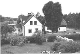 Bjärs 1:3 / Tingstädevägen 19 Denna fastighet hörde till Hejnum fram till 1 jan 1958 då den flyttades över till Tingstäde församling.