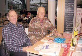 VISIR gav utmärkelse till vårdcentral i Ödeshög Strax före jul uppvaktades Vårdcentralen Ödeshög med en present från VISIR, som vid tillfället representerades av Gun Jareblad.