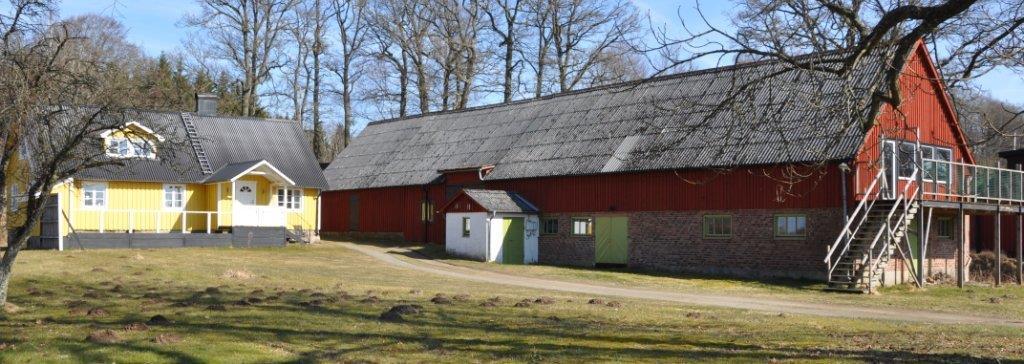 Bostadsbyggnad Grunduppgifter Bostadshus från 1909, ombyggt 1981, i 1,5 plan om 4/5 rum och kök, fortlöpande renoverat.