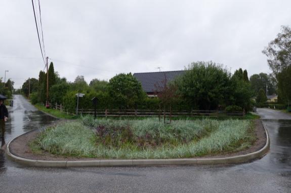 Det ska också finnas en brunn med kupolsilsbetäckning som bräddmöjlighet, där inloppet är i nivå med översvämningsytans maxnivå.