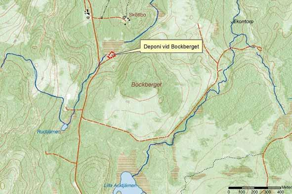 Deponi vid Bockberget Dräcke 1:7 Riskklass 2 Muddermassor från Lutdammen vid den nedlagda sulfitmassafabriken i Turbo i Hedemora kommun har deponerats i kanten av en myr vid Bockberget ca 3 km sydost
