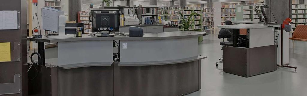 linoleumbelagd. fanérat eller linoleumbelagd. Kjol Mellersta delen i metall eller plexi. Metall målas i RAL-kulör (pulverlack) och plexi finns i ett antal färgvarianter. Front Nedre delen i metall.
