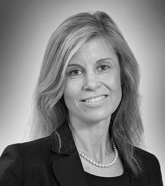 Katarina Holm, CFO Katarina Holm är nytillträdd CFO för Bolaget, efter Sofia Josephson. Katarina Holm är civilekonom och har en bakgrund som kvalificerad revisor på Mazars.