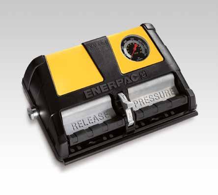 XA-serien, luftdrivna hydrauliska fotpumpar Bilden: XA 11G Produktivitet och ergonomi Manometer (tillval) Inbyggd mätare med kalibrerad skala i bar, psi och MPa för korrekt tryckavläsning.