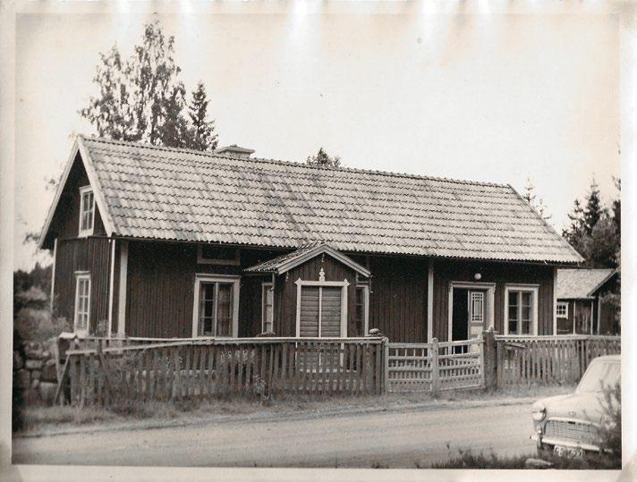 Arvid Holmström med familj bodde inte i brukets hus och slapp på så sätt vräkning vid konflikten 1906.