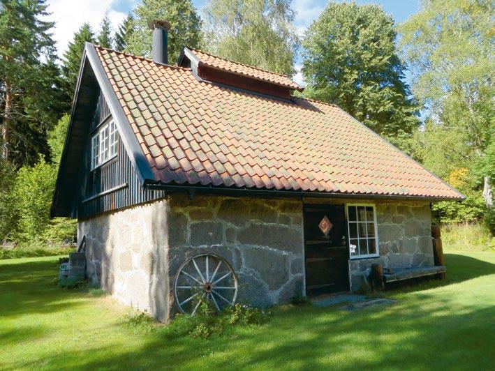 Studioglashyttorna i Transjö Våren 1984 presenterades fyra svenska fria glaskonstnärer på en separatutställning på Nationalmuseum under samlingsnamnet Svenskt studioglas.