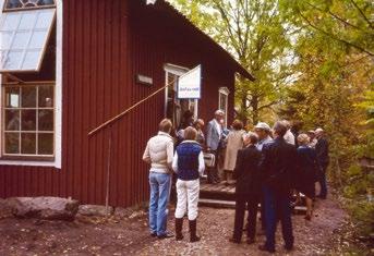 Ritzman, som lärdes upp av den legendariske Bengt Heintze vid Kosta glasbruk, blev som 20-åring 1964 Sveriges yngste glasblåsarmästare. Ritzman anses också vara en av världens duktigaste glasblåsare.