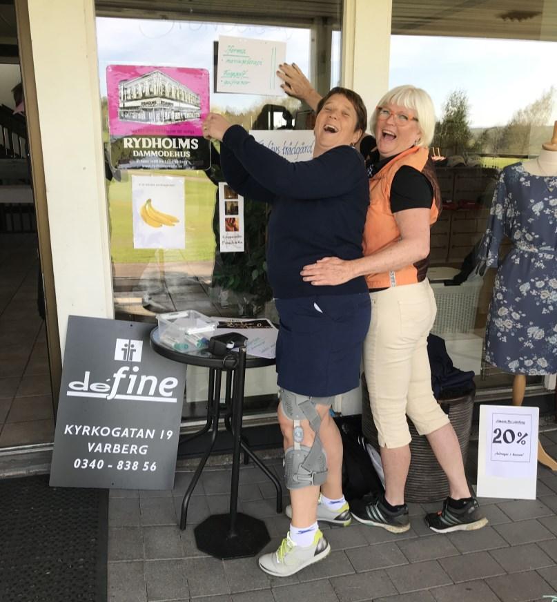 DAMKOMMITTÉN Vi startade den 12 april på västra banan, i strålande solsken. Det var 45 damer som spelade. Vi bjöd alla spelande damer på macka och kaffe hos Yvonne i vår nybyggda kiosk.