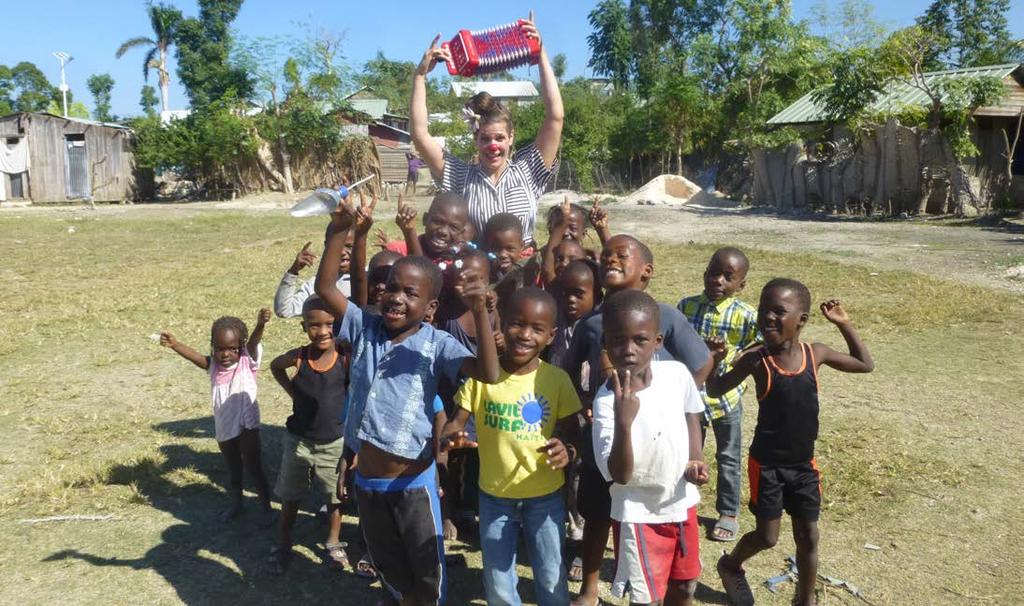 17 FÖR BARN I KATASTROFOMRÅDEN ÅRSREDOVISNING 2016 Foto: Haiti 2016 HAITI Tisdagen den 4 oktober 2016 drog orkanen Matthew in över Haiti med en vindstyrka på 230 kilometer i timmen.