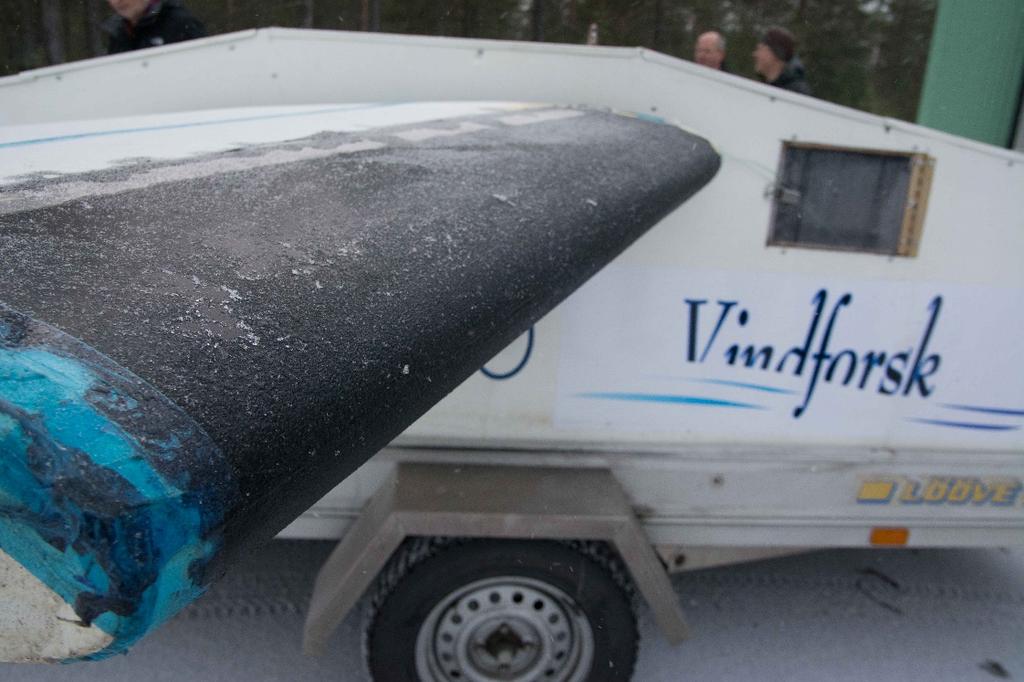 Dessutom fanns utrustning för att spraya bladen med en vattendimma, samt styrning av avisningssystemet.