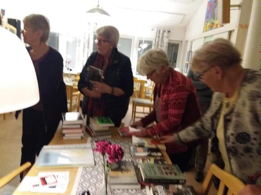 Han kände att han trivdes på Seskarö. Han har köpt hus här och säger att det känns som att han kommit hem. Daniel har beslutat sig för att stanna på Seskarö och öppnar en tandläkarmottagning här.