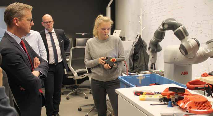 Där berättar han om regeringens satsning på Robotlyftet, ett nationellt program för robotiserad