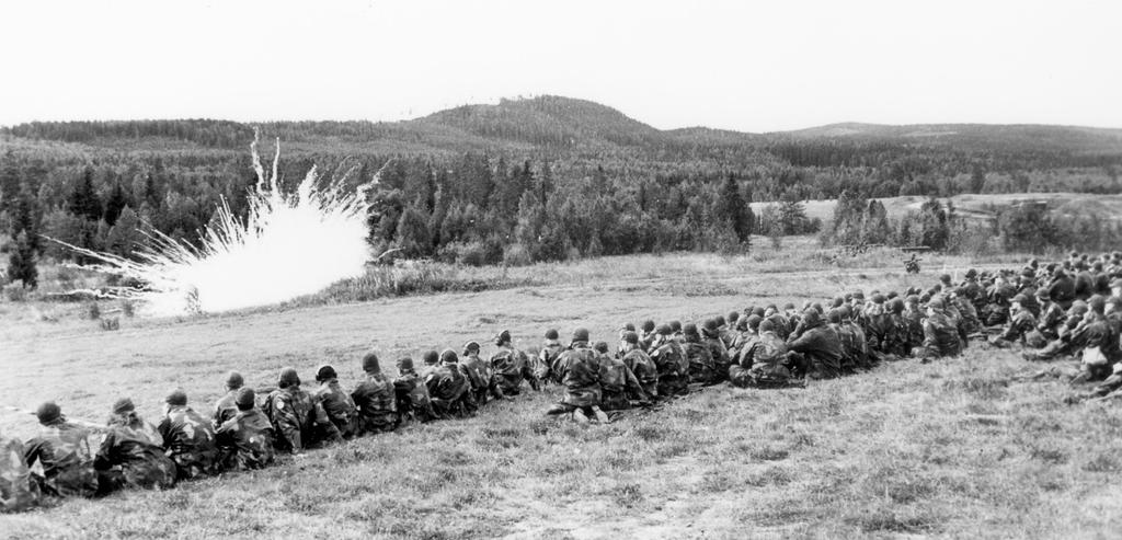 På 1930-talet började dåvarande majoren vid I 21 Nils Blomberg att kasta sina blickar på Tjärnmyren.