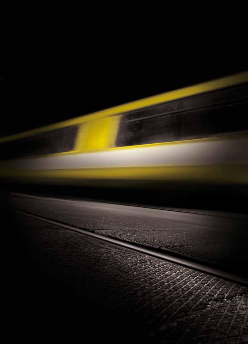 08.-/ STRAIL PRINCIPEN Vi förbinder väg och järnväg. snabbt. Trafiken måste flyta snabbt och utan hinder. Med STRAIL blir ni snabba - i planering, konstruktion och underhåll.