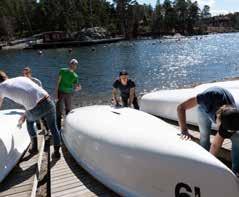 På Malma Kvarn har ungdomarna ett fantastiskt seglingsområde och bor i Kryssarklubbens klubbhus med fina omgivningar med Kvarnsjön intill för morgondopp.