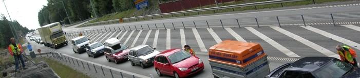 Sedan 2+1-vägar infördes har dock tillfälliga arbeten exempelvis reparationer framhållits både som krångliga och som en trafiksäkerhetsfara. Flera olyckor har inträffat under de senaste åren.