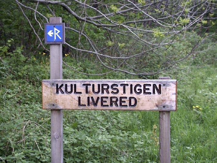UV VÄST RAPPORT 2006:13 ARKEOLOGISK UTREDNING av ålderdomlig karaktär terrasskanter, odlingsytor, röjningsrösen