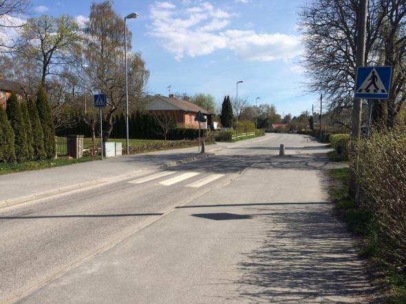 Övergångsställena är koncentrerade till platser där det rör sig många barn, exempelvis Töjnaskolan. Flera av övergångsställena är dock slitna med dåligt skyltning och gammal målning.