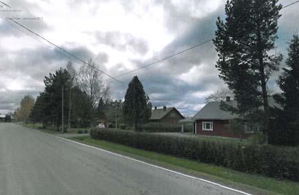 Fastän området ursprungligen delvis har bildats på öppen åker, växer det mycket träd och annan grönska på tomterna.