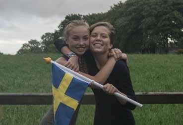 Gården passade på att visa upp sig från sin allra bästa sida och arrangerade en stor sagoshow. Showen utspelade sig i Stora Skuggans amfiteater, som liknar en grekisk teater.