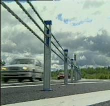 Vid början och slut installeras betongfundament med eller utan linfäste och stolparna monteras på stålfundament eller fotplattor. Räcket är testat för kapacitetsklass N2 med arbetsbredd W6.