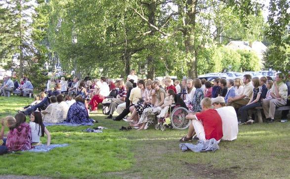Lördag 30.6 11.00 12.00 Ungdomsbibelstudium i tältet med Simon Jern 12.45 14.15 Ungdomskonferens i församlingshemmets källare, Edny Fors och Jimmy Österbacka 16.00 17.00 Seminarier 17.