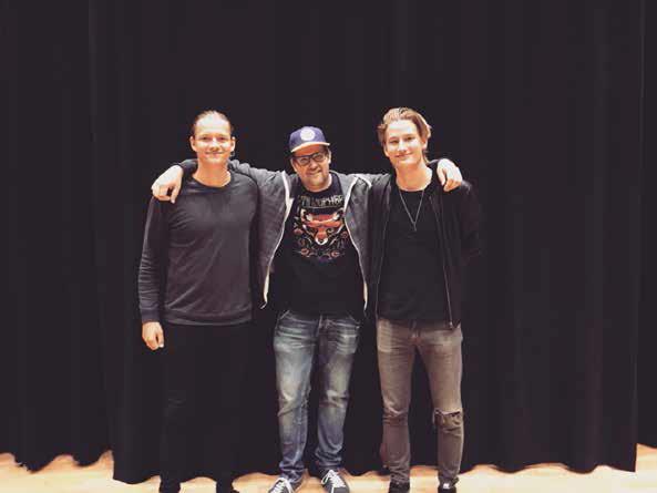 ÅK 8: MUSIKFÖRESTÄLLNING VÅGA FÖLJA DRÖMMEN Osten af & Dimpker Brothers med föreställningen/föreläsningen Våga följa drömmen Akustisk hiphop blandat med folkmusik och underfundiga texter.