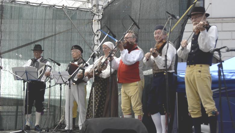 Förutom diverse stämmor här och där, så hade vi även mycket spel, dans och musik i Stockholm.