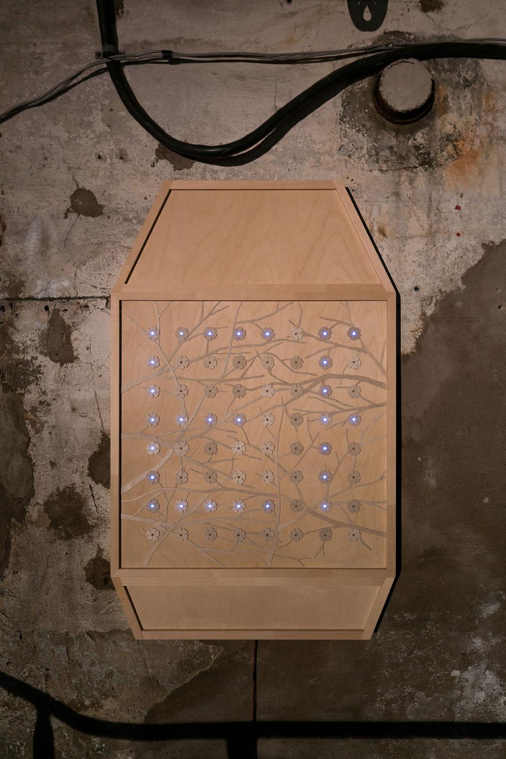 material: wood,