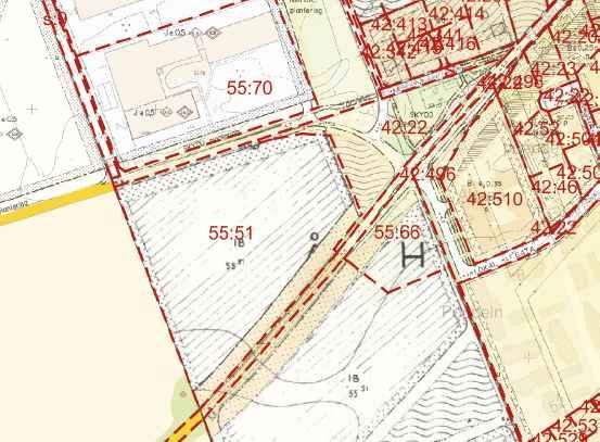 Marken öster om Tippvägen mot förskola och grupphusbebyggelse är planlagd som naturmark,