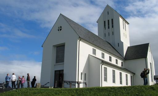 8 Vi anlände till Island på kvällen och tog bussen till Reykjavik.