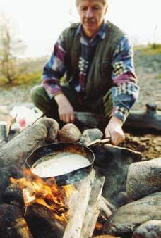 Produktområde Jakt, Fiske, Upplåtelser Jakt, fiske och andra upplåtelser Genom olika typer av upplåtelser blir skogarna tillgängliga för rekreation och näringsverksamhet.