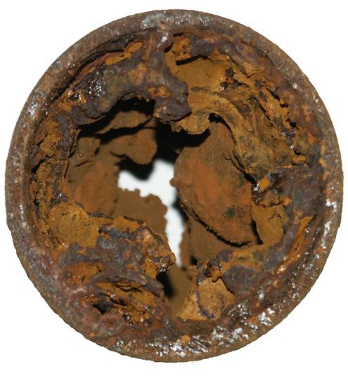 OM STAMBYTE GAMLA RÖR ÖKAR RISKEN Innertak: 10-15 år Kakel: 30-40 år Plastmatta på vägg och golv: 20-25 år Vattenrör: 25-60 år Badkar/ Wc-stol/ Handfat: 30-60 år Klinker: 20-25 år
