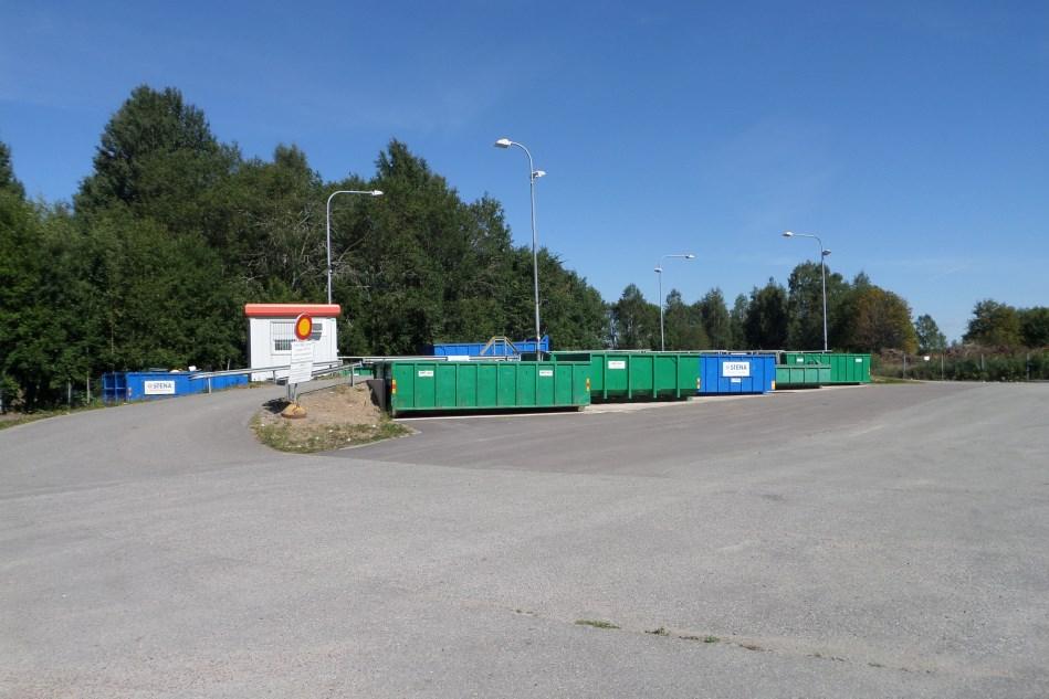 Arbetsskador Under året inträffade tre något allvarligare händelser som i ett av fallen resulterade i direkta skador. En medarbetare på en återvinningscentral skadade armen vid arbete med palldragare.