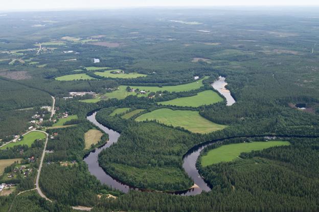 Konsekvenser naturmiljö Lögde älv med karaktäristiskt meandrande lopp. Foto: Nordmalings kommun.