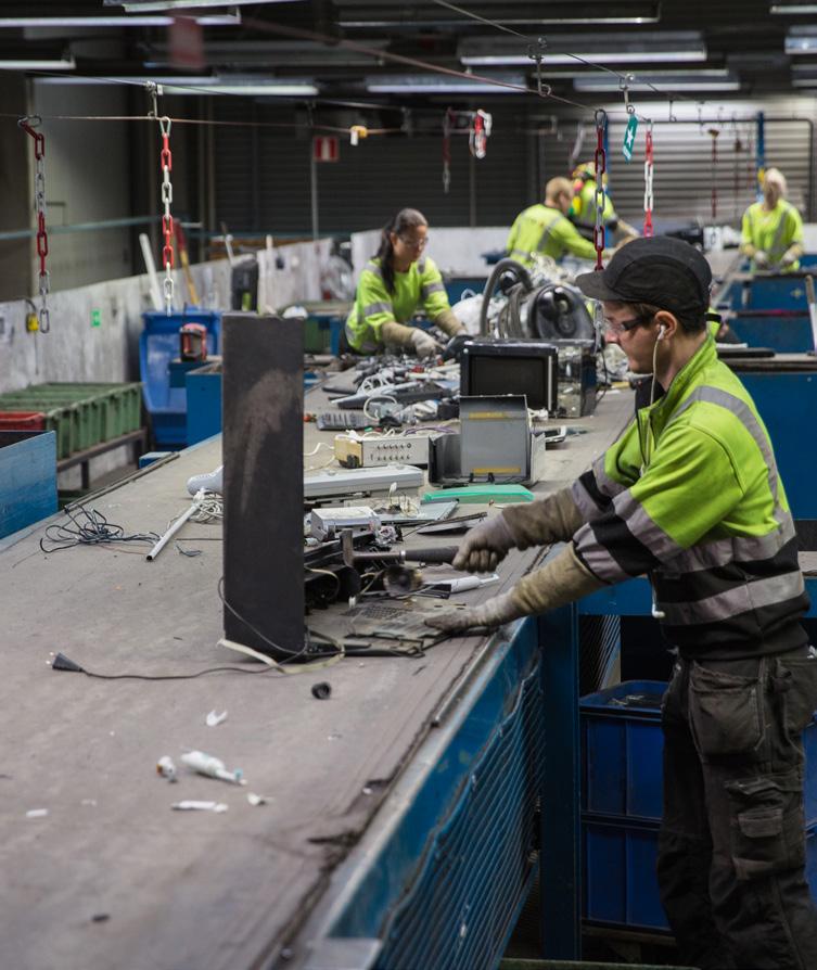 Recycle Hållbar och säker återvinning Bidrar till att avgifta kretsloppet Bidrar till att uppnå hållbarhetsmål Transparent process - före, under och efter Minskar kostnader för miljöhantering