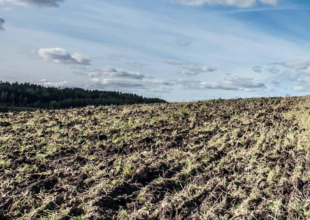 EN RIKTIG ARBETSHÄST. Din mark är ditt liv. Ditt jordbruk är din grund. Din gröda är din karriär. Din traktor är ditt verktyg. Det är därför det är en Valtra.
