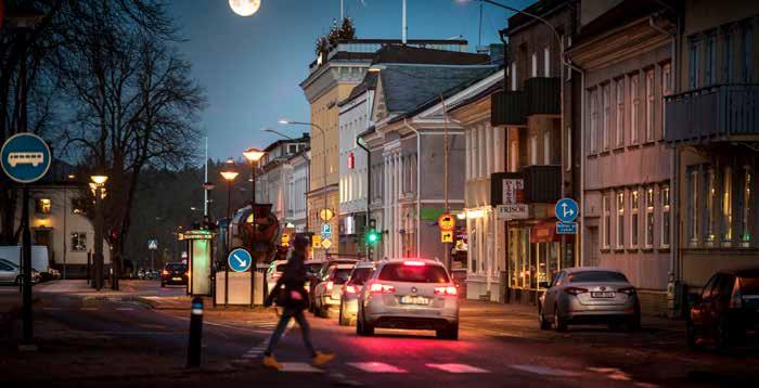 NÄMNDERNAS BERÄTTELSER Foto: Jerry Lövberg efterfrågad och där konkurrerar vi med andra kommuner och den privata sektorn där löneläget ofta är ett annat.