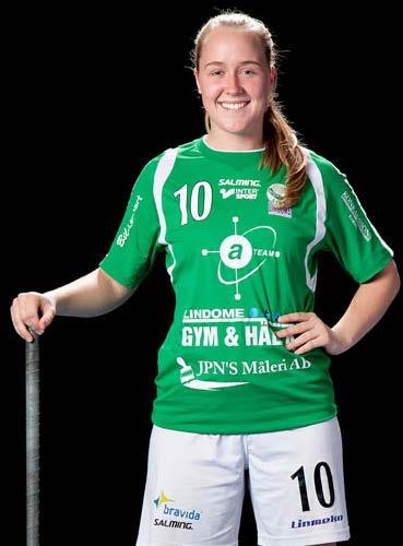 MATCHENS PROFIL #10 ELSA PORSBO Elsa gör i år sin tredje säsong i den gröna tröjan efter flytten från Sandö. Elsa är en riktig powerforward och man vet alltid vad man får... 110%, minst!