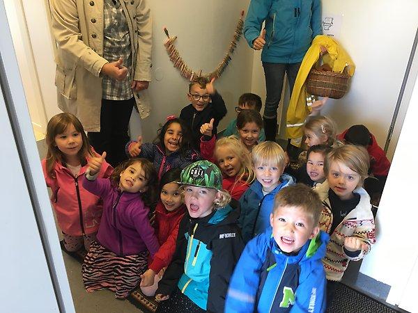 Nu tar vi farväl av Leif Mannagryn och tar oss tillbaka till vår förskola igen.
