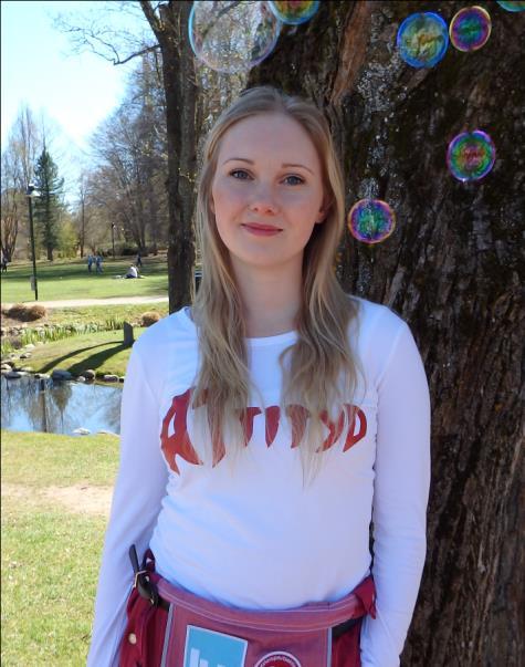 jag vill så gör jag det här: Äter sushi Namn: Anna Sydorw Tholén Kommer från: Katrineholm Nu bor jag i :